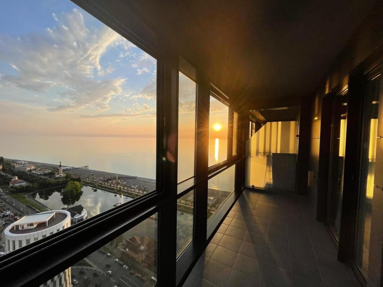 Batumi Alliance Palace Elegance Apartment Angisa Exterior photo